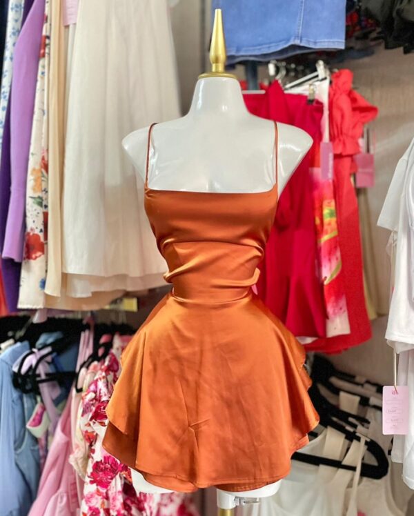 Vestido satin corto